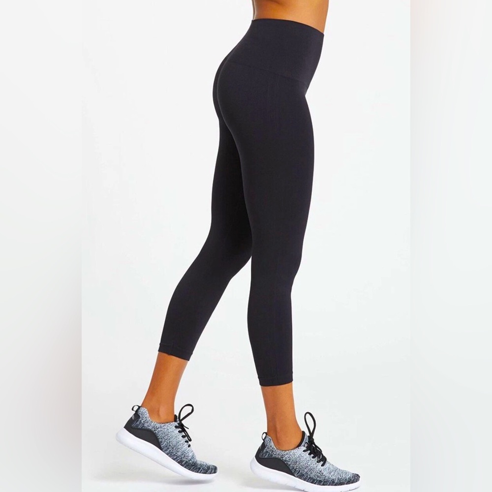 SPANX Look At Me Now Seamless Cropped Leggings Size XS Black